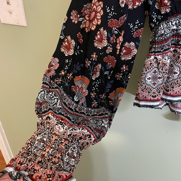 [Forever21] boho long sleeve peasant balloon sleeve floral top in small - Picture 5 of 5